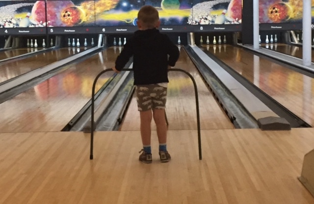 Kids can bowl for free all summer long. We tell you how!