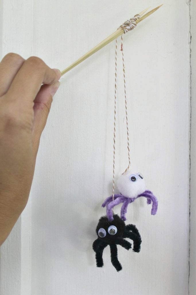 pom-pom Spider craft