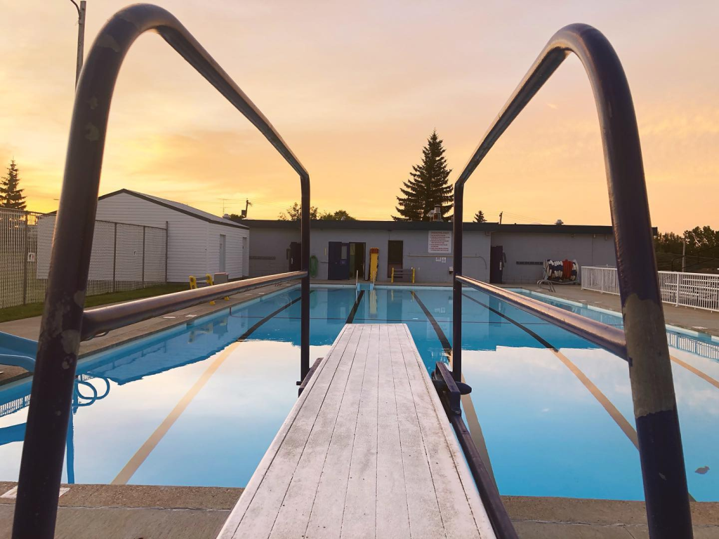 Trochu pool from behind the diving board at sunrise