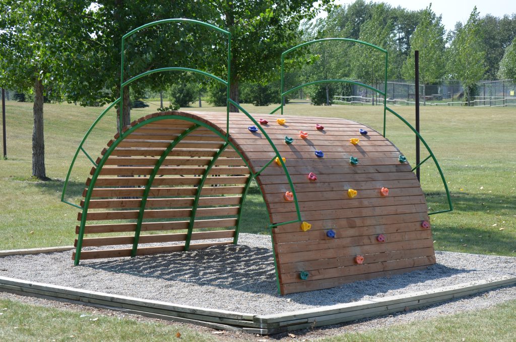 Discovery Wildlife Park Playground - climbing structure