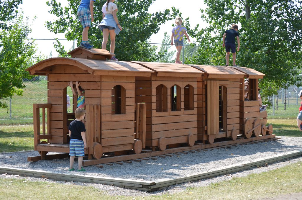 Discovery Wildlife Park Playground - train